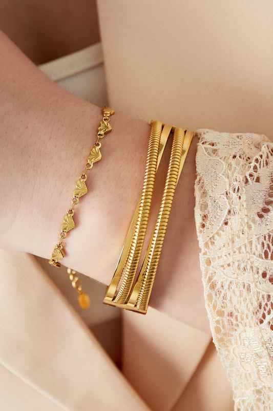 Strong heart bracelet