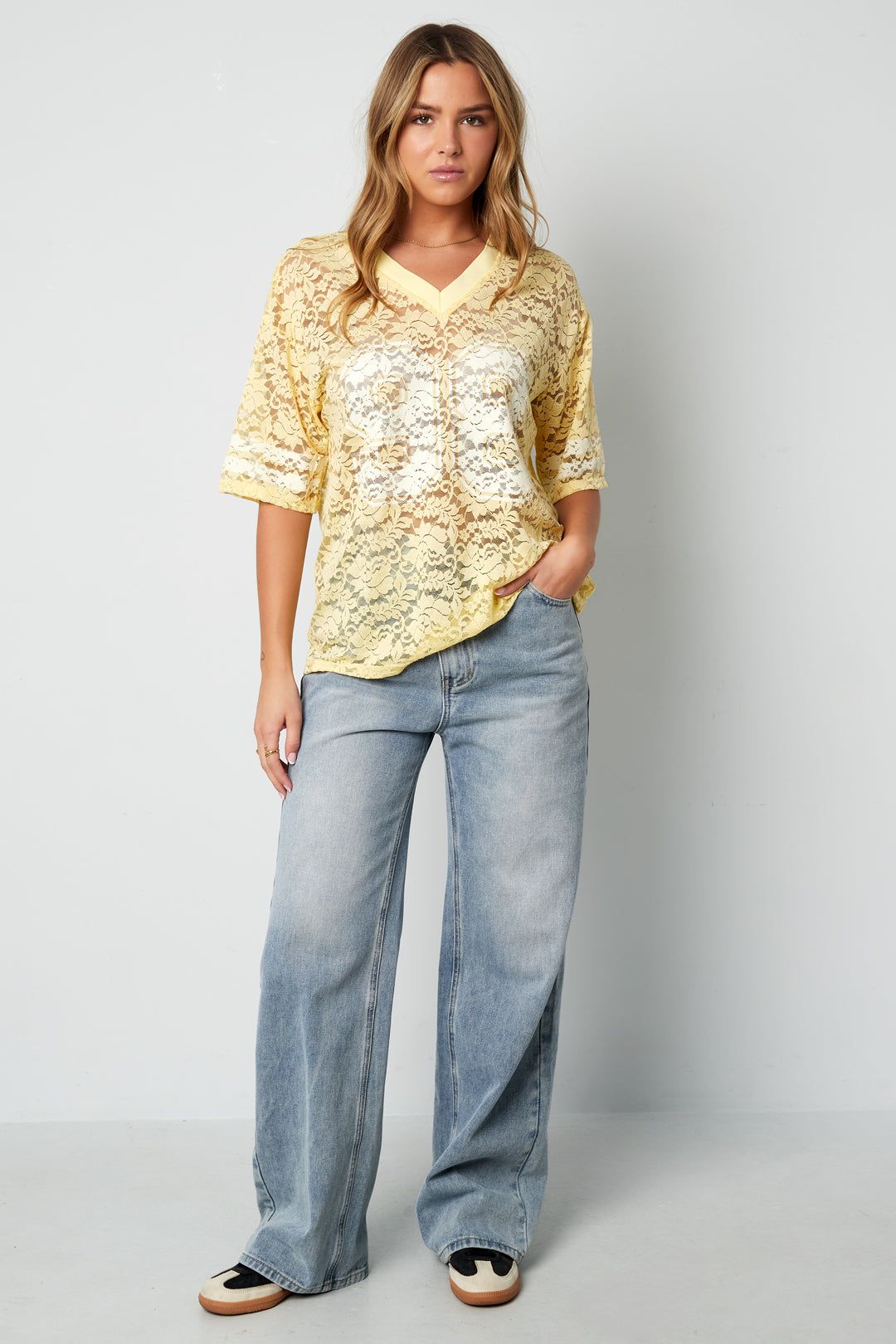 V-Neck Lace American T-shirt